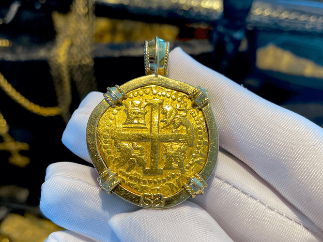 Peru 8 Escudos 1747 "Amazing Brute Style" by the famous SS Jeweler