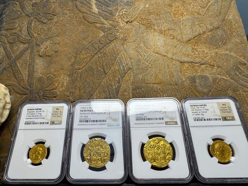 Peru 8 Escudos 1734 NGC AU 5