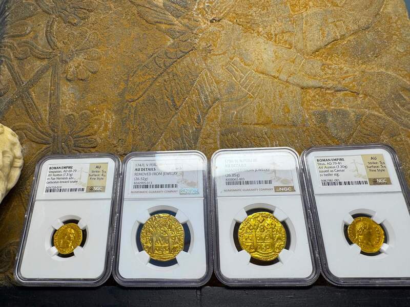 Peru 8 Escudos 1734 NGC AU 6