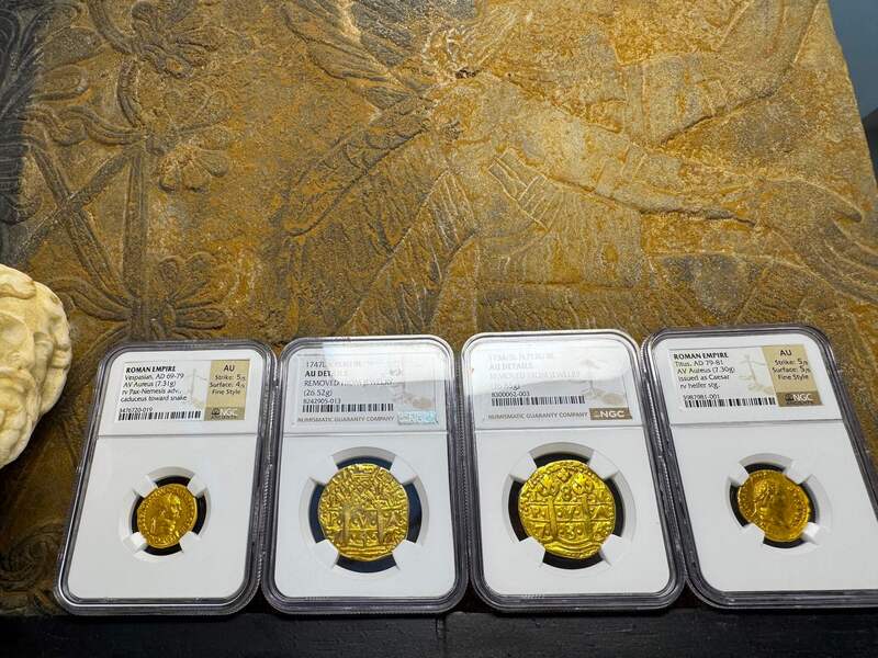 Peru 8 Escudos 1734 NGC AU 7