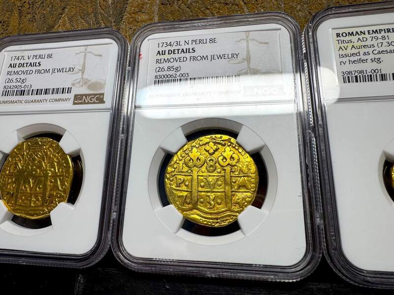 Peru 8 Escudos 1734 NGC AU 13