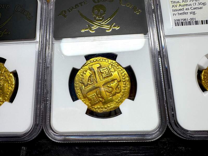 Peru 8 Escudos 1734 NGC AU 10