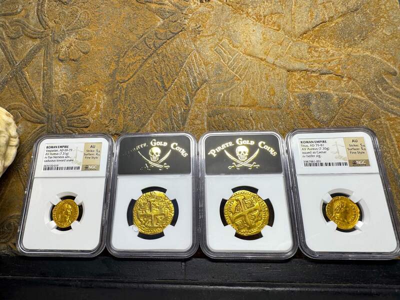 Peru 8 Escudos 1734 NGC AU 19