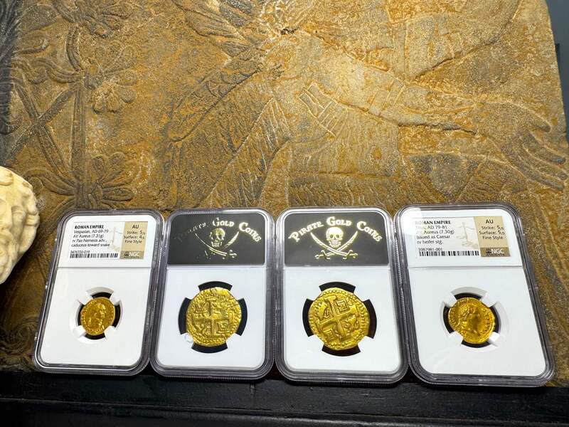 Peru 8 Escudos 1734 NGC AU 18