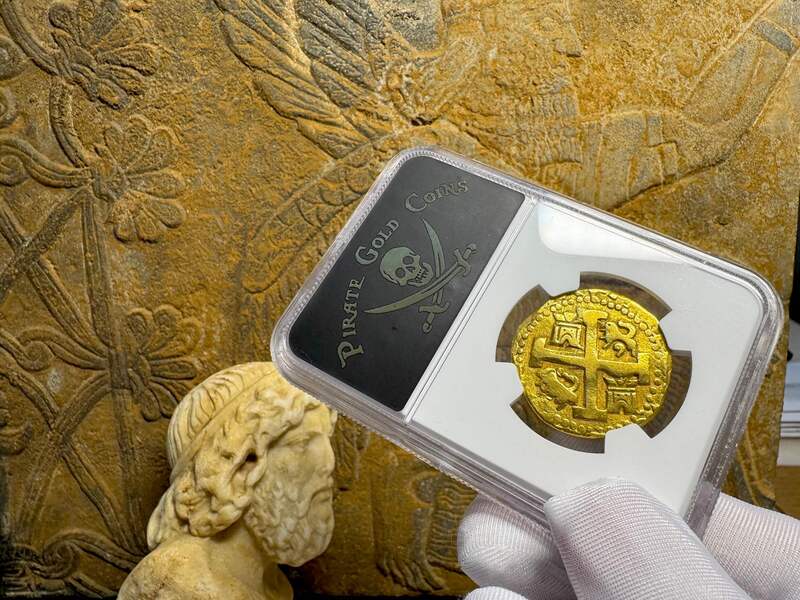 Peru 8 Escudos 1734 NGC AU 23
