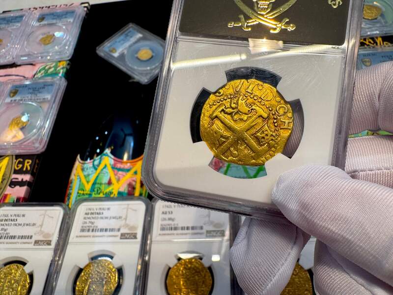 Peru 8 Escudos 1747 "Only 10 Graded NGC" NGC 50 16