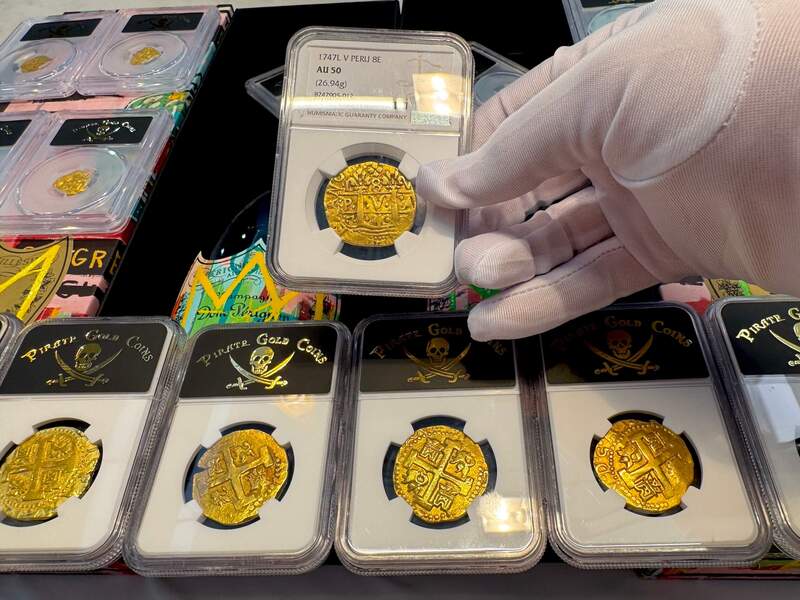 Peru 8 Escudos 1747 "Only 10 Graded NGC" NGC 50 4