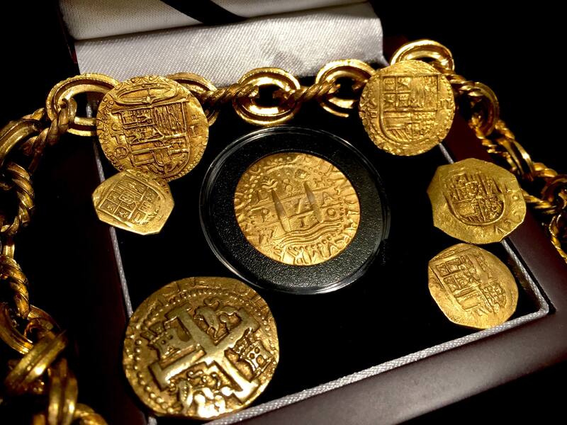 Peru 8 Escudos 1710 Replica 24kt Gold Electroplated  1715 Plate Fleet Treasure 3