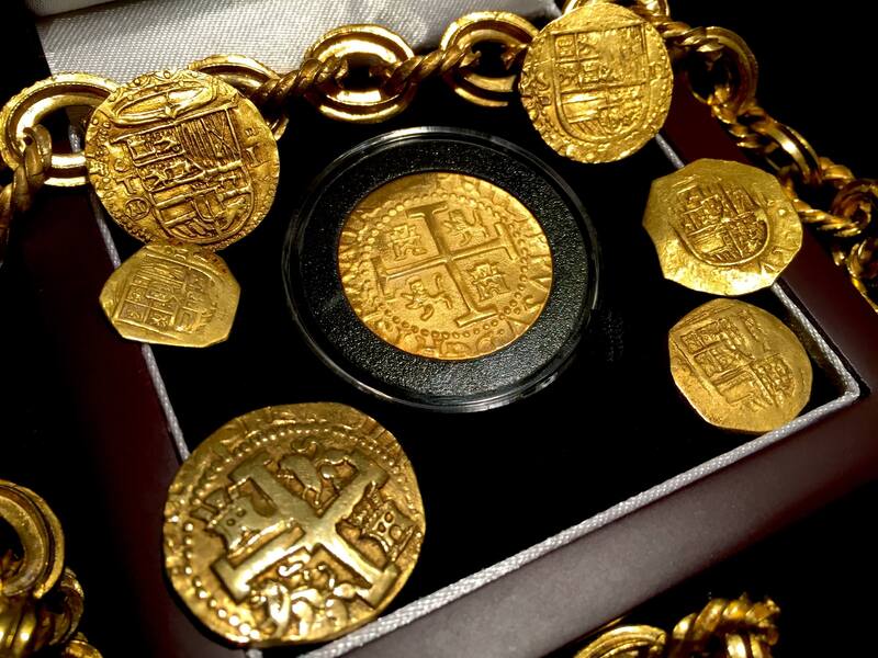 Peru 8 Escudos 1710 Replica 24kt Gold Electroplated  1715 Plate Fleet Treasure 6
