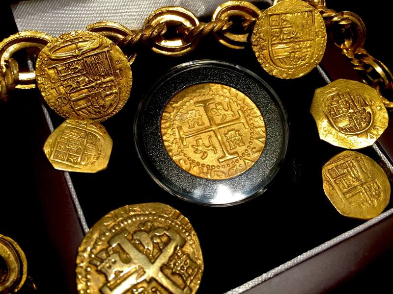 Peru 8 Escudos 1710 Replica 24kt Gold Electroplated  1715 Plate Fleet Treasure