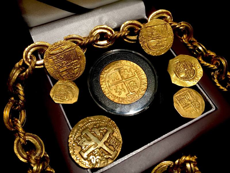 Peru 8 Escudos 1710 Replica 24kt Gold Electroplated  1715 Plate Fleet Treasure 8