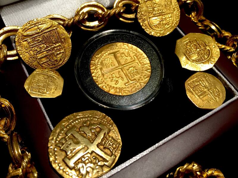 Peru 8 Escudos 1710 Replica 24kt Gold Electroplated  1715 Plate Fleet Treasure 9