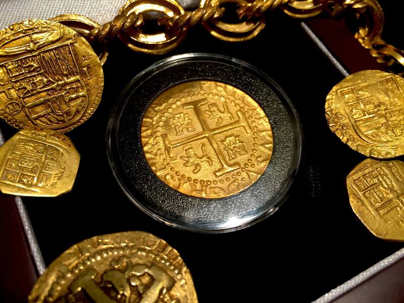 Peru 8 Escudos 1710 Replica 24kt Gold Electroplated  1715 Plate Fleet Treasure 12