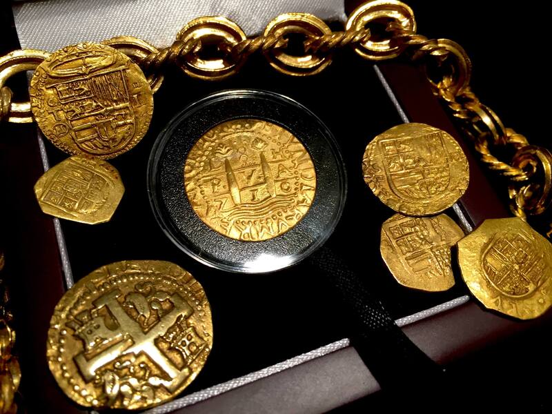 Peru 8 Escudos 1710 Replica 24kt Gold Electroplated  1715 Plate Fleet Treasure 13