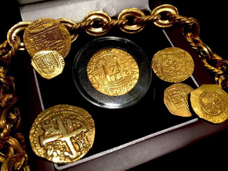 Peru 8 Escudos 1710 Replica 24kt Gold Electroplated  1715 Plate Fleet Treasure 16