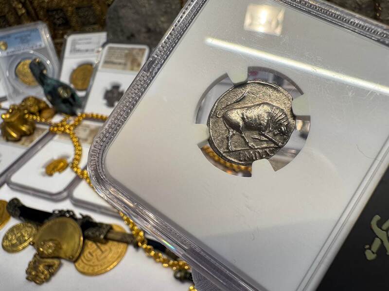 Roman Empire "Augustus" Denarius NGC AU 5x2 35