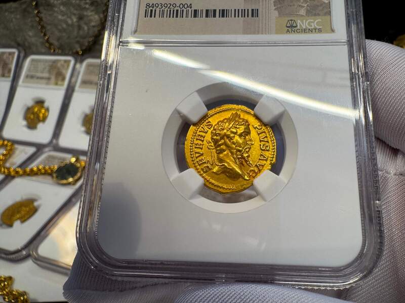 Roman Empire "Septimius Severus" Aureus NGC XF 5x1 6