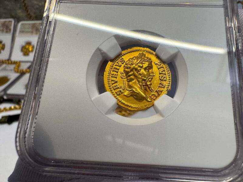 Roman Empire "Septimius Severus" Aureus NGC XF 5x1 7