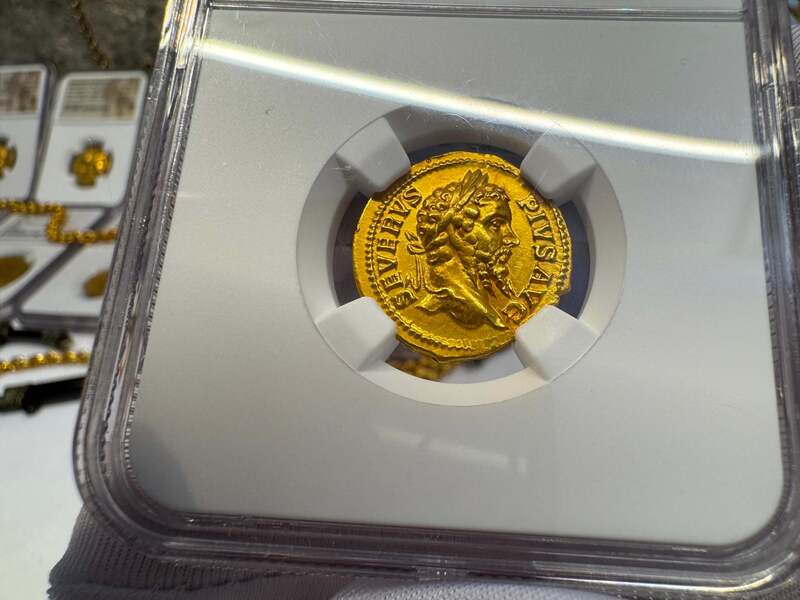 Roman Empire "Septimius Severus" Aureus NGC XF 5x1 8