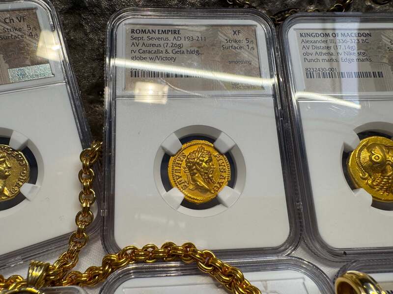 Roman Empire "Septimius Severus" Aureus NGC XF 5x1 16