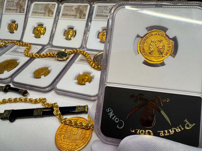 Roman Empire "Septimius Severus" Aureus NGC XF 5x1 32