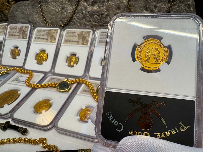 Roman Empire "Septimius Severus" Aureus NGC XF 5x1 33