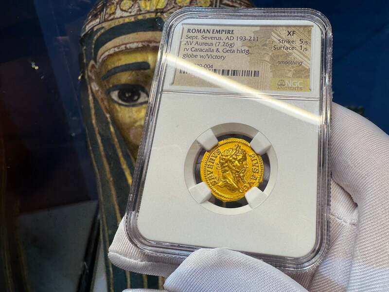 Roman Empire "Septimius Severus" Aureus NGC XF 5x1 22