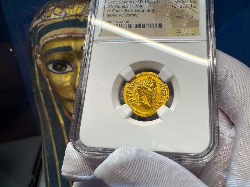 Roman Empire "Septimius Severus" Aureus NGC XF 5x1 23