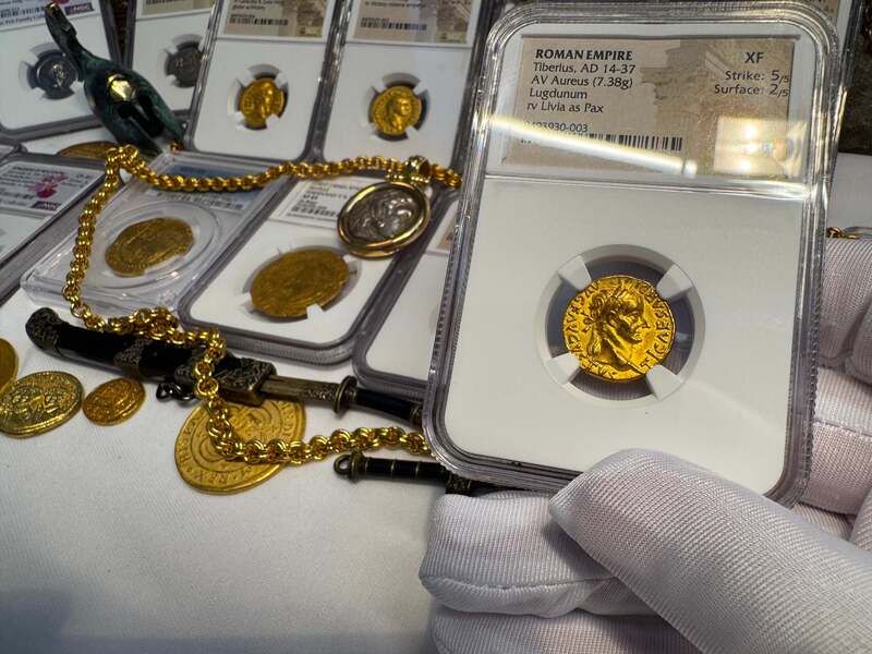 Roman Empire "Tiberius" Aureus NGC XF 5x2 15