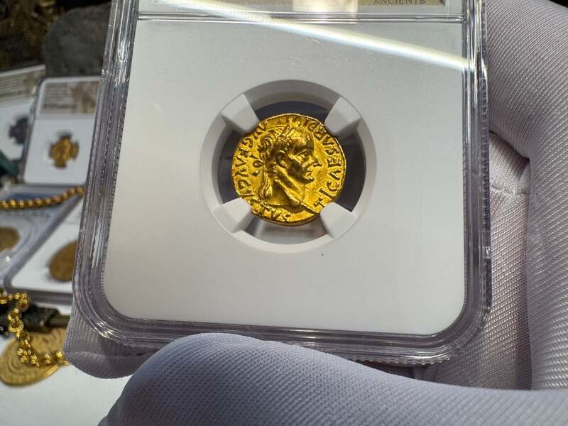 Roman Empire "Tiberius" Aureus NGC XF 5x2 40
