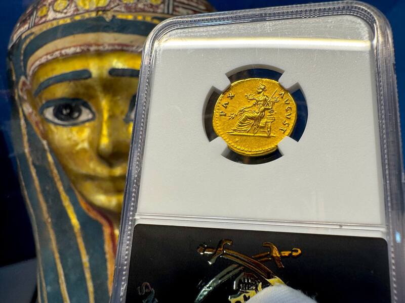 Roman Empire "Titus" NGC XF 5x4 7