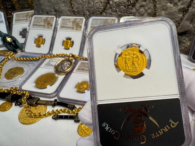 Roman Empire "Vespasian" Aureus NGC ChF 5x3 9