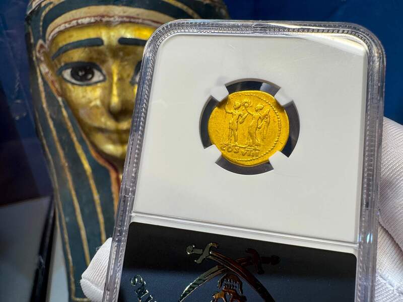 Roman Empire "Vespasian" Aureus NGC ChF 5x3 36