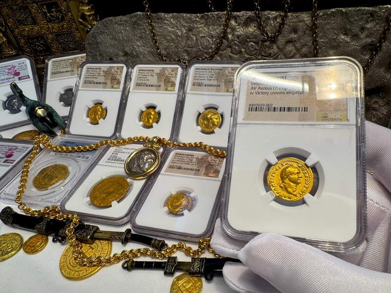 Roman Empire "Vespasian" Aureus NGC ChF 5x3 30