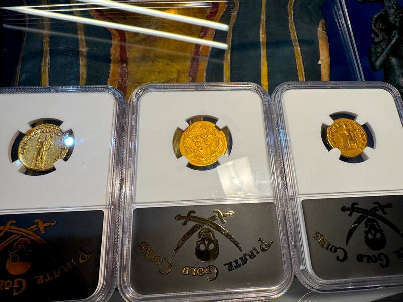 Roman Empire "Vitellius" 69AD NGC F 4x4 15