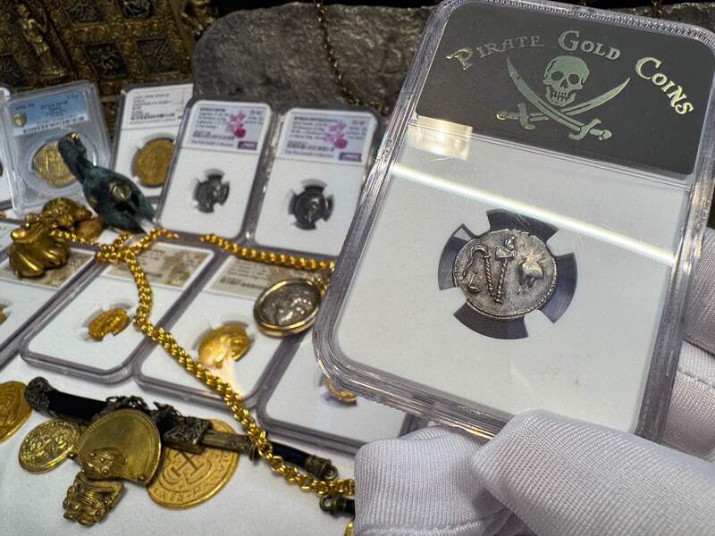 Roman Imperatorial "Caesar- Elephant" 43BC NGC AU 4x5 9