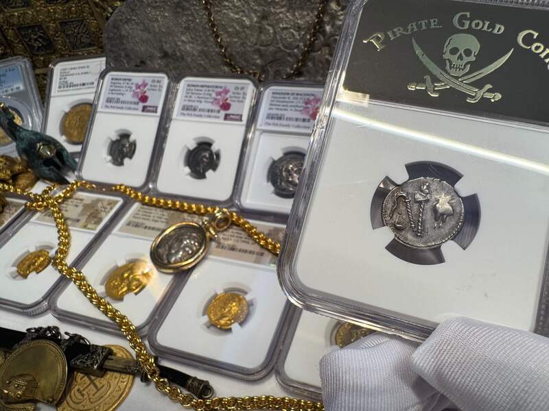 Roman Imperatorial "Caesar- Elephant" 43BC NGC AU 4x5 18