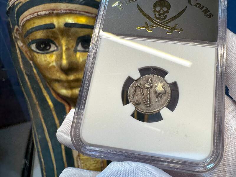 Roman Imperatorial "Caesar- Elephant" 43BC NGC AU 4x5 20