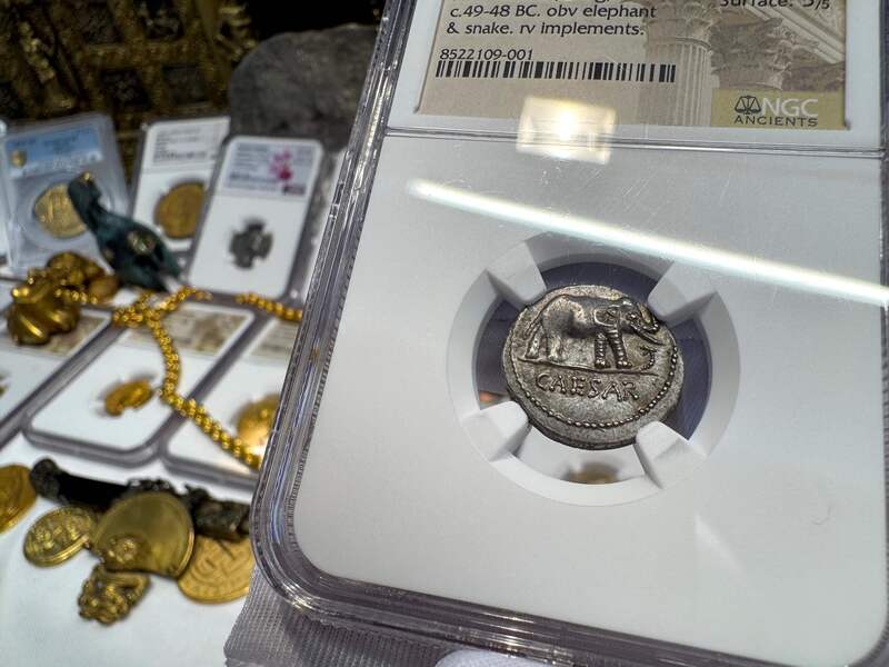 Roman Imperatorial "Caesar- Elephant" 43BC NGC AU 4x5
