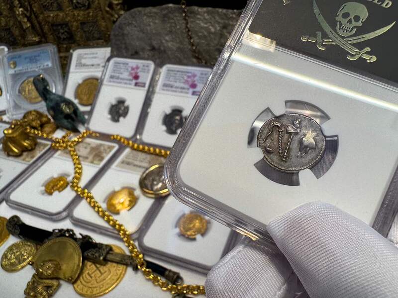 Roman Imperatorial "Caesar- Elephant" 43BC NGC AU 4x5 7