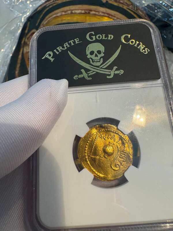 Roman Imperatorial 44BC "Julius Caesar" NGC XF 5x2 10