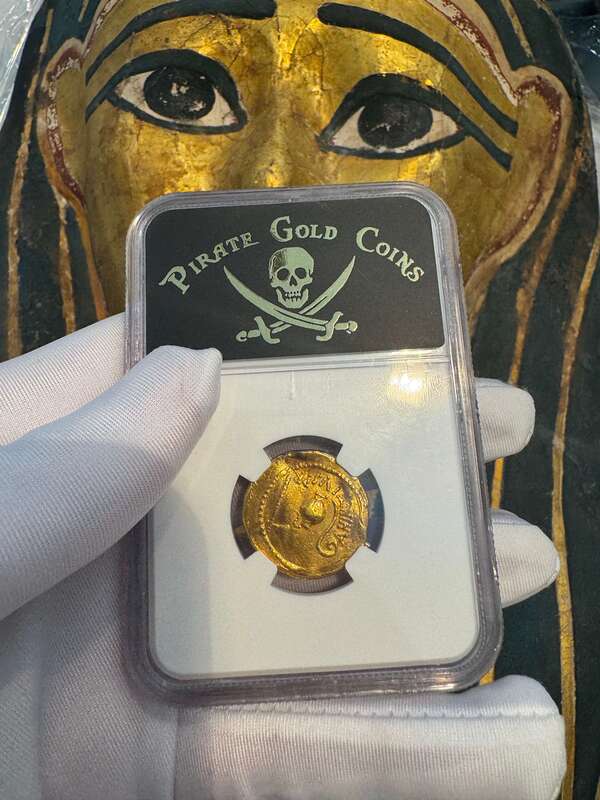 Roman Imperatorial 44BC "Julius Caesar" NGC XF 5x2 11