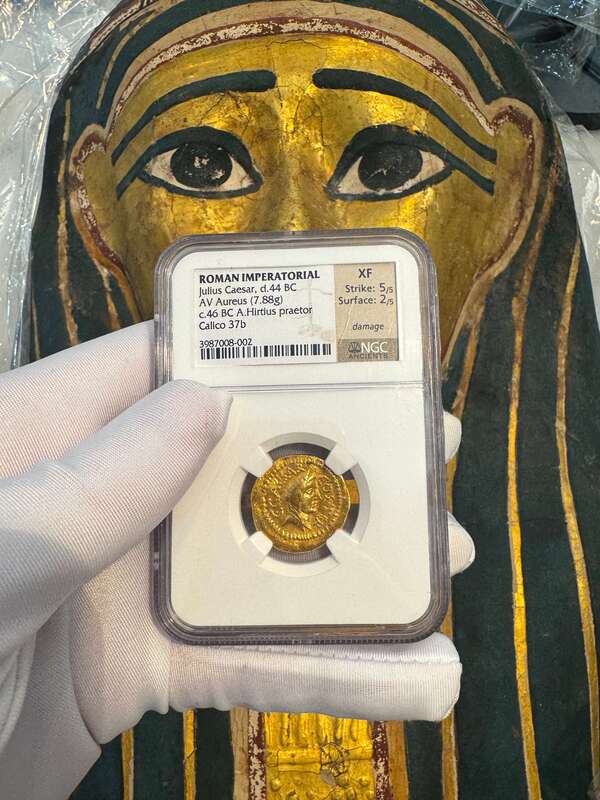 Roman Imperatorial 44BC "Julius Caesar" NGC XF 5x2 15