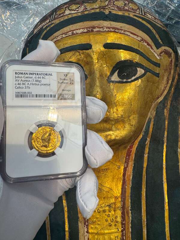 Roman Imperatorial 44BC "Julius Caesar" NGC XF 5x2 26