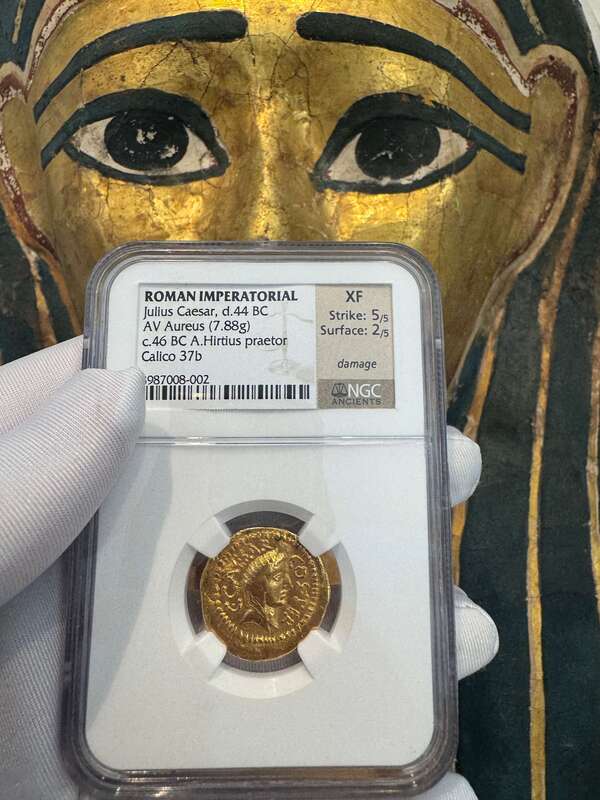 Roman Imperatorial 44BC "Julius Caesar" NGC XF 5x2 28