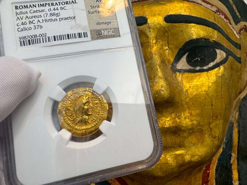 Roman Imperatorial 44BC "Julius Caesar" NGC XF 5x2 3
