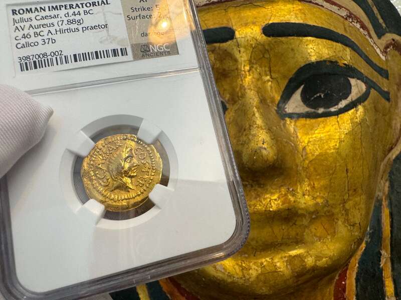Roman Imperatorial 44BC "Julius Caesar" NGC XF 5x2