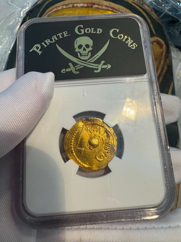 Roman Imperatorial 44BC "Julius Caesar" NGC XF 5x2 9