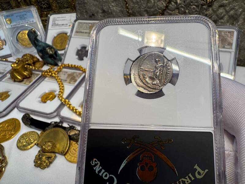 Roman Imperatorial "Julius Caesar" 43BC NGC ch VF 4x3 Fine Style 14