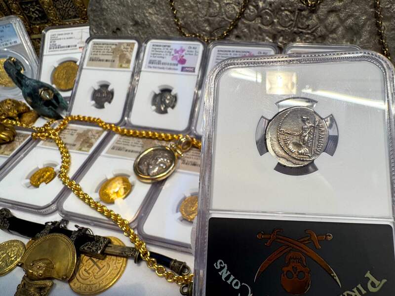 Roman Imperatorial "Julius Caesar" 43BC NGC ch VF 4x3 Fine Style 25